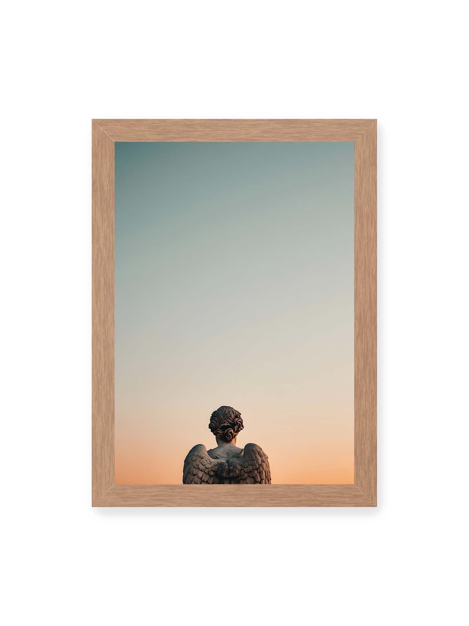 21x30 cm, Eichenrahmen – Rückansicht einer steinernen Engelsstatue vor pastellfarbenem Abendhimmel