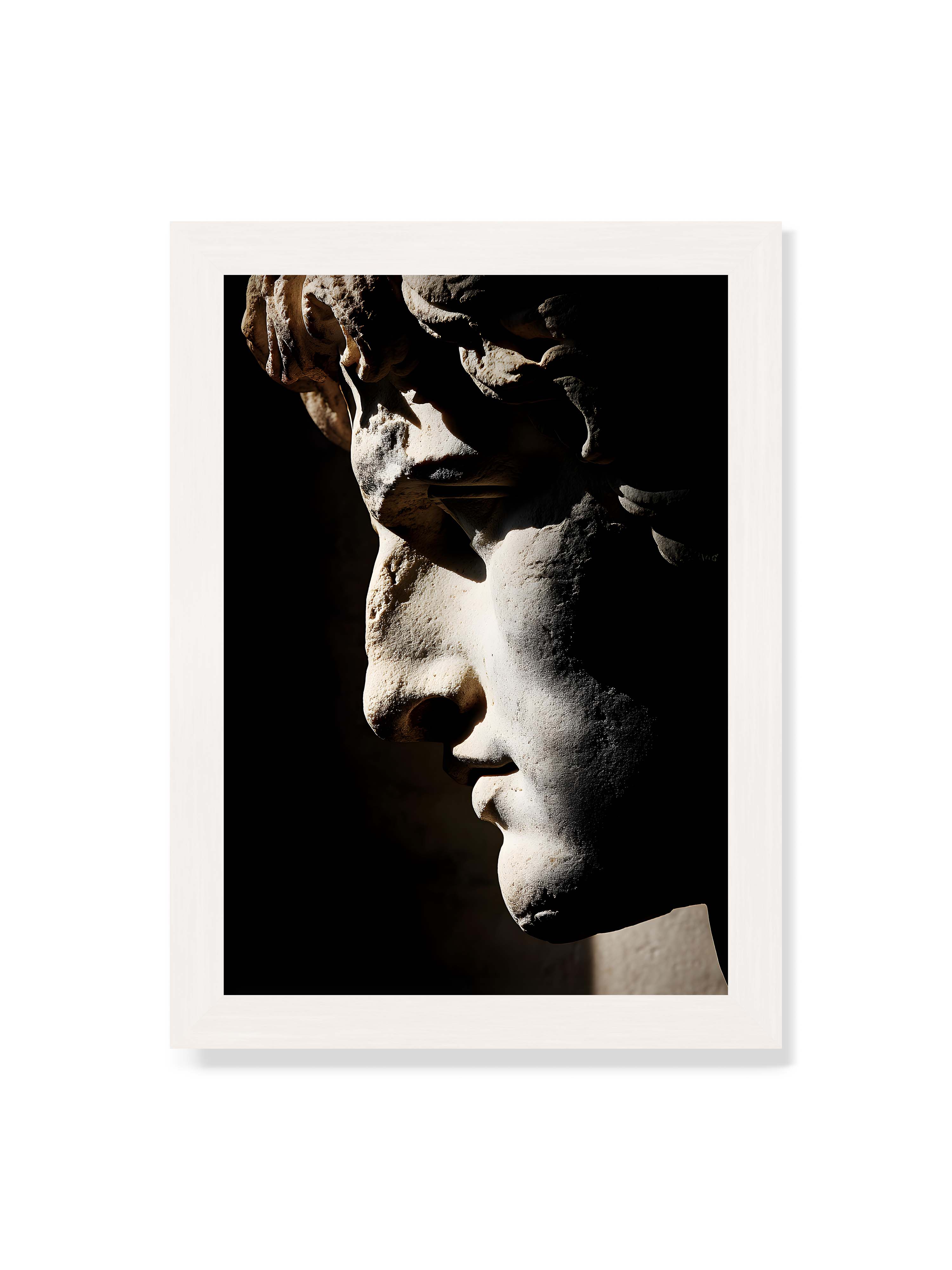 21x30 cm ohne Galerie-Rand mit weißem Rahmen – Profil einer klassischen Marmorskulptur, halb im Schatten, mit starkem gerichteten Licht auf der Steinoberfläche.