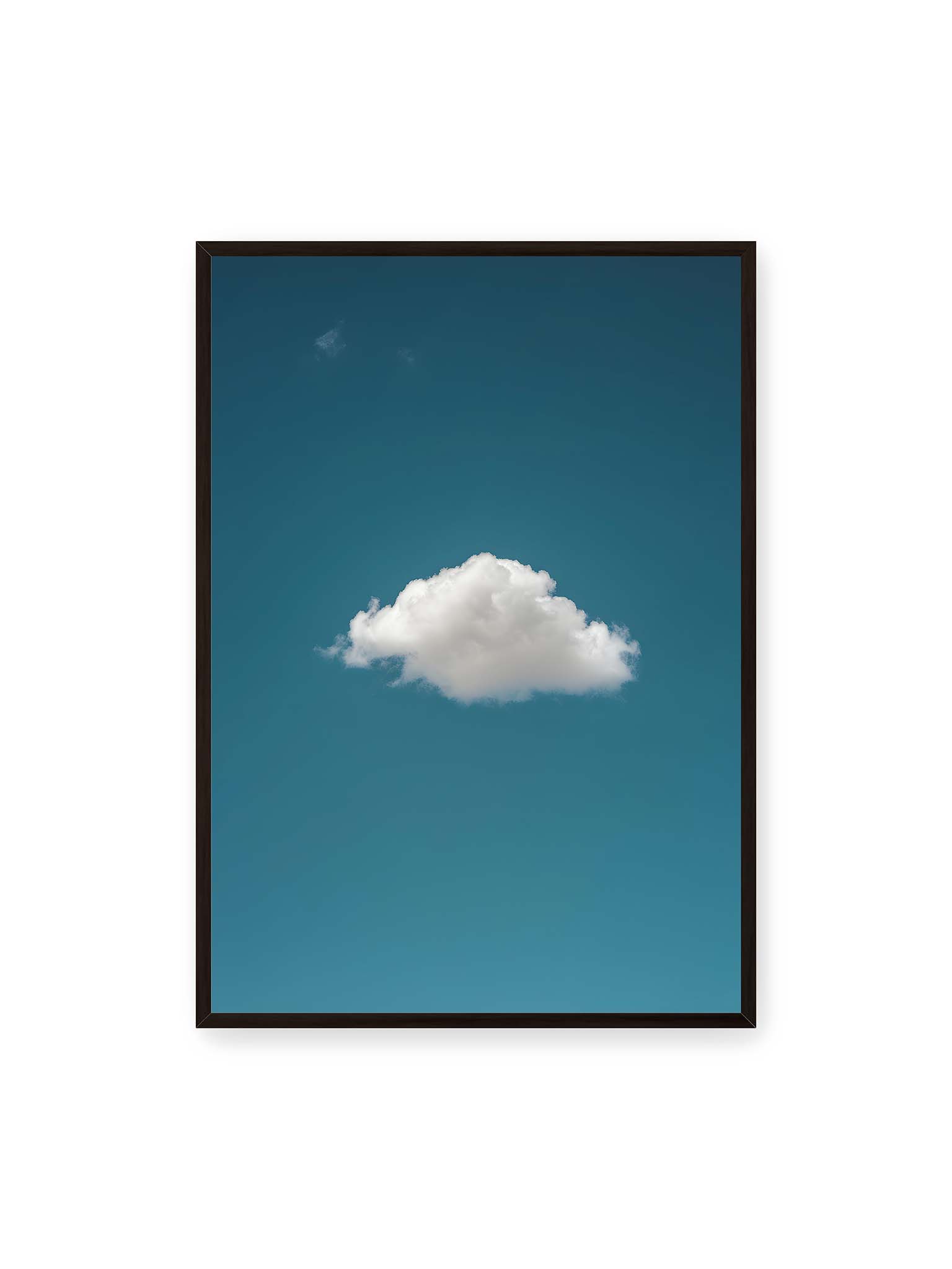 70x100 cm, schwarzer Rahmen – Einzelne weiße Wolke in weiter blauer Himmelsfläche.