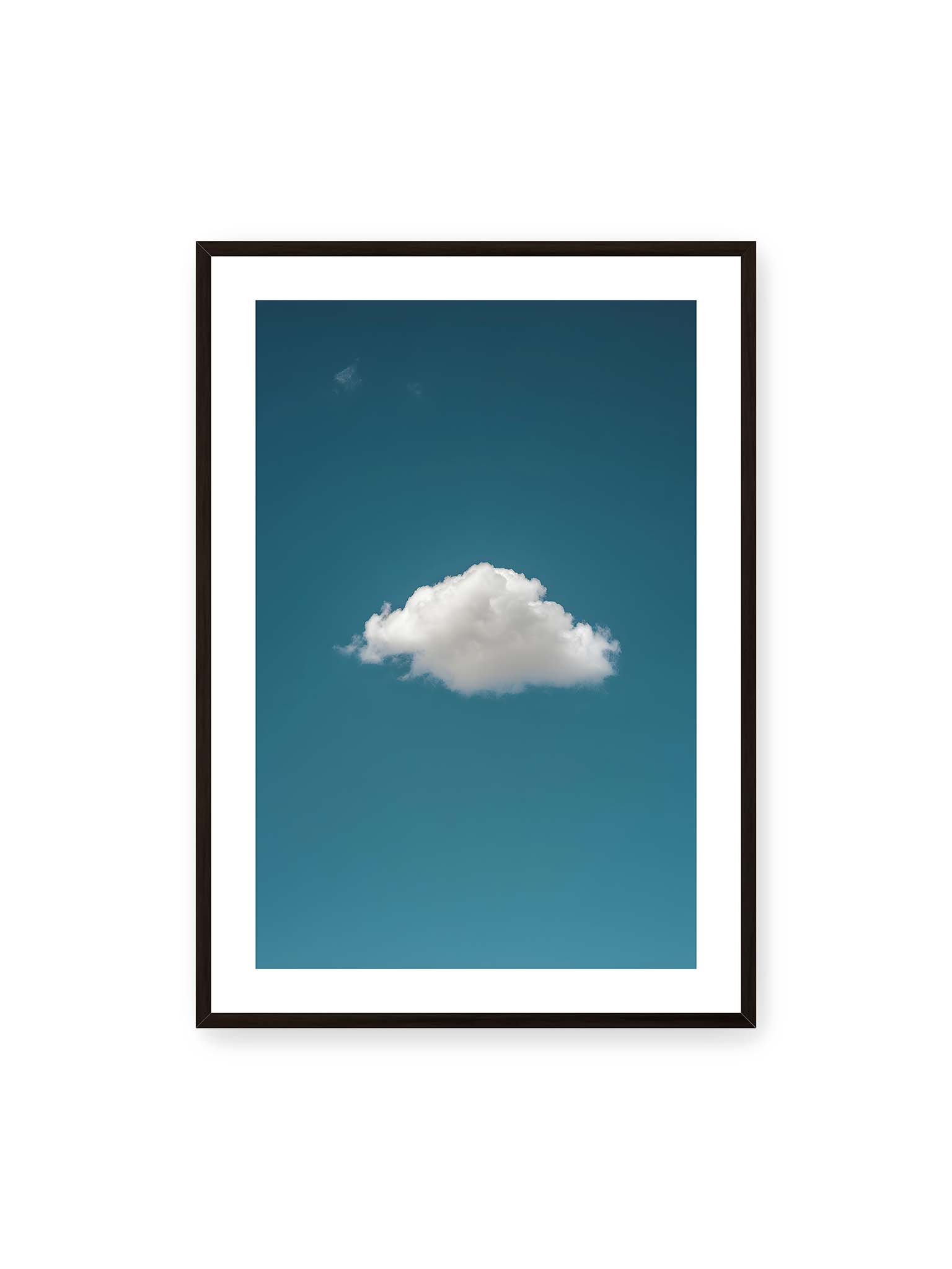 70x100 cm, weißer Galerie-Rand, schwarzer Rahmen – Einzelne weiße Wolke in weiter blauer Himmelsfläche.