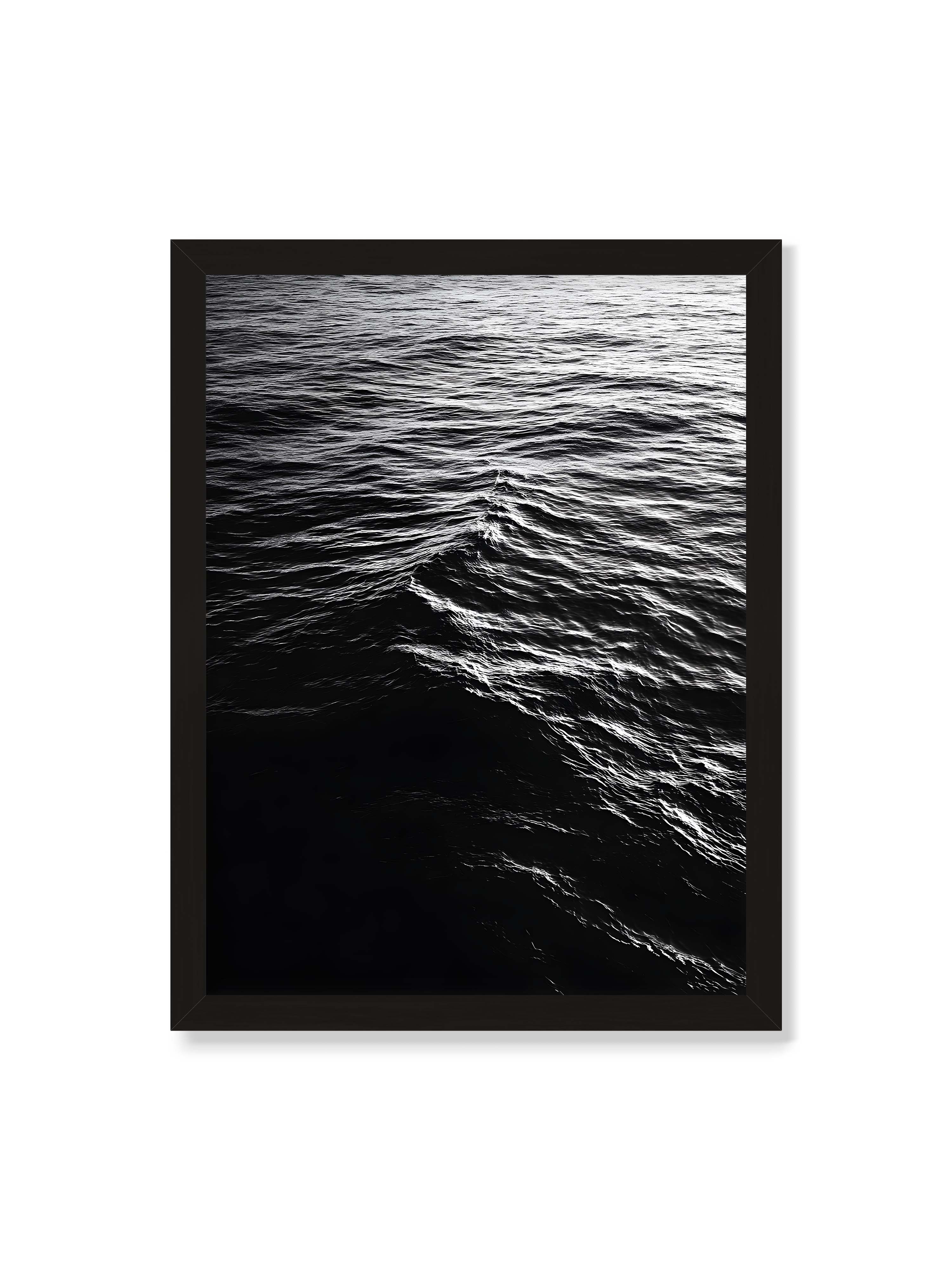 30x40 cm ohne Galerie-Rand mit schwarzem Rahmen – Abstrakte Darstellung der dunklen Ozeanwellen in Schwarzweiß.