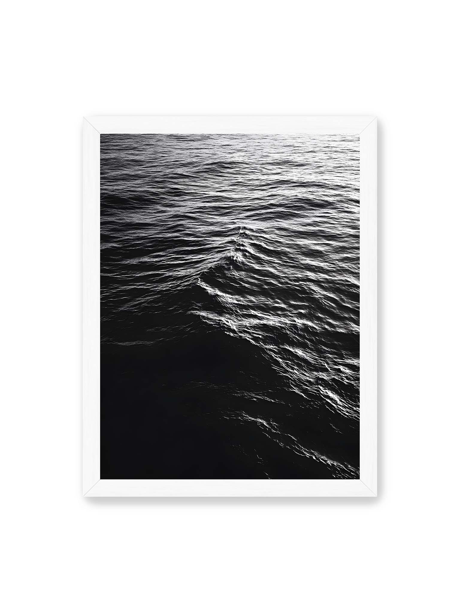 30x40 cm, weißer Rahmen – Abstrakte Darstellung der dunklen Ozeanwellen in Schwarzweiß.