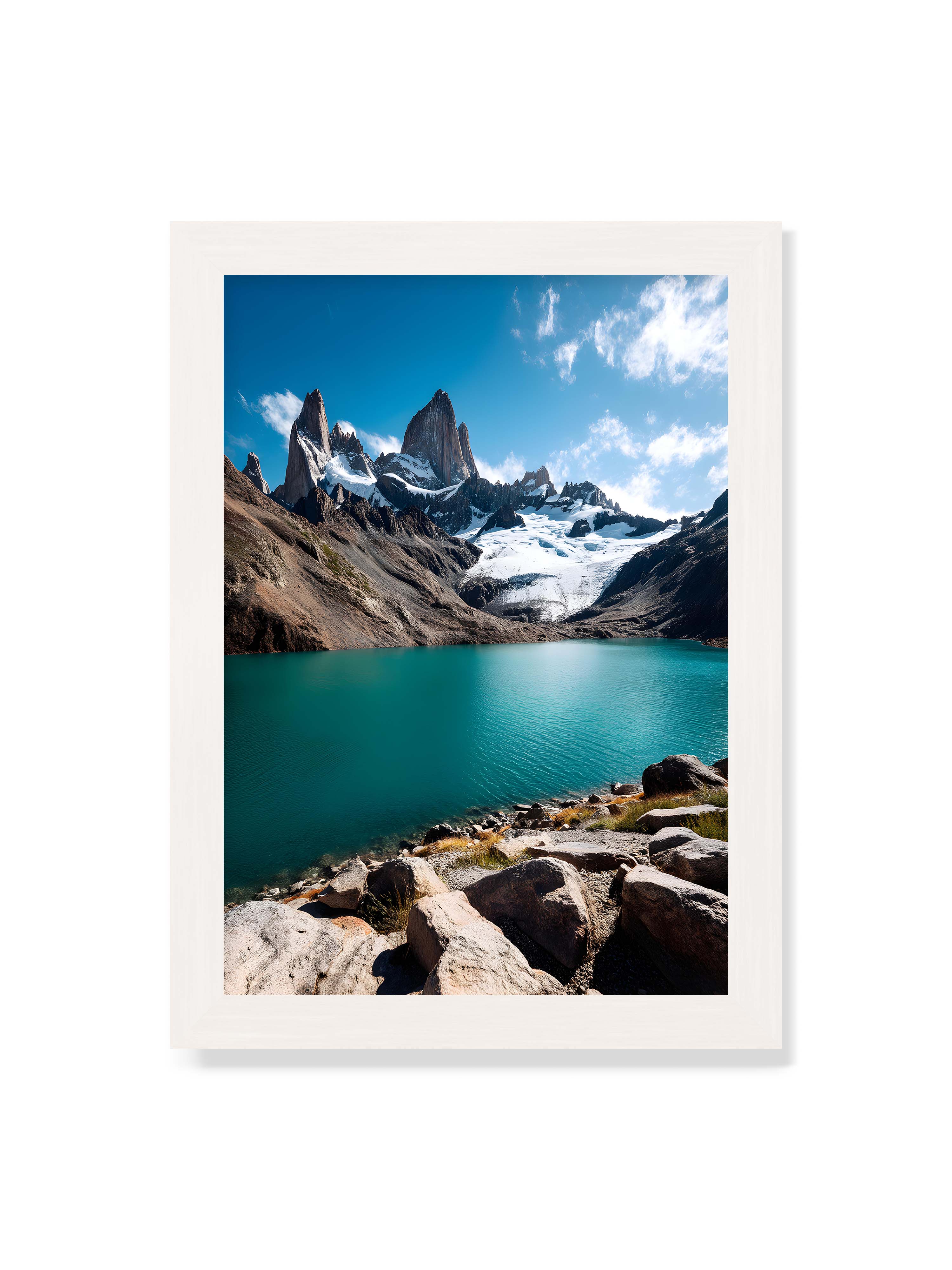 21x30 cm ohne Galerie-Rand mit weißem Rahmen – Schneebedeckte Berggipfel mit kristallklarem See im Vordergrund, unter einem azurblauen Himmel.