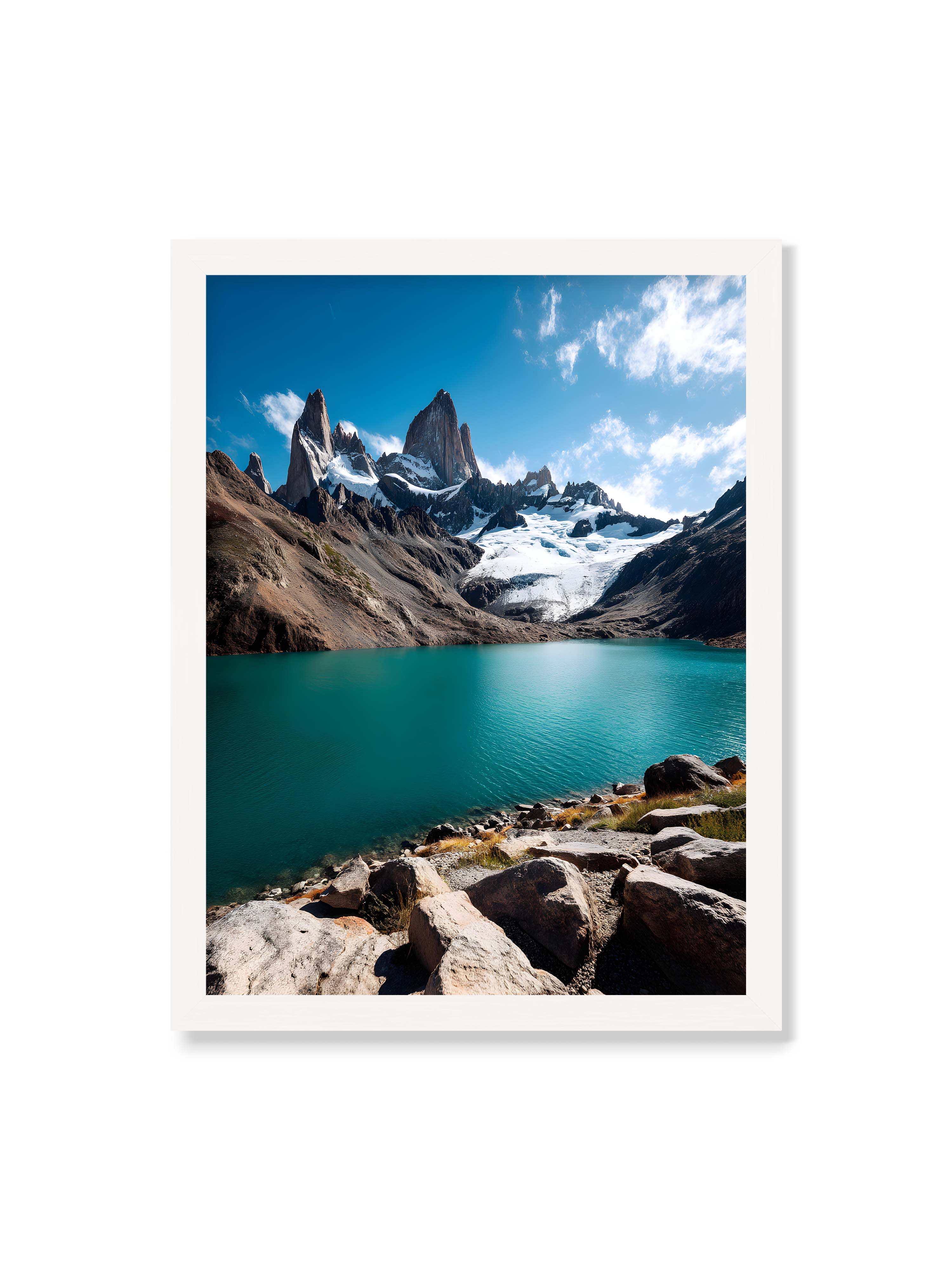 30x40 cm ohne Galerie-Rand mit weißem Rahmen – Schneebedeckte Berggipfel mit kristallklarem See im Vordergrund, unter einem azurblauen Himmel.