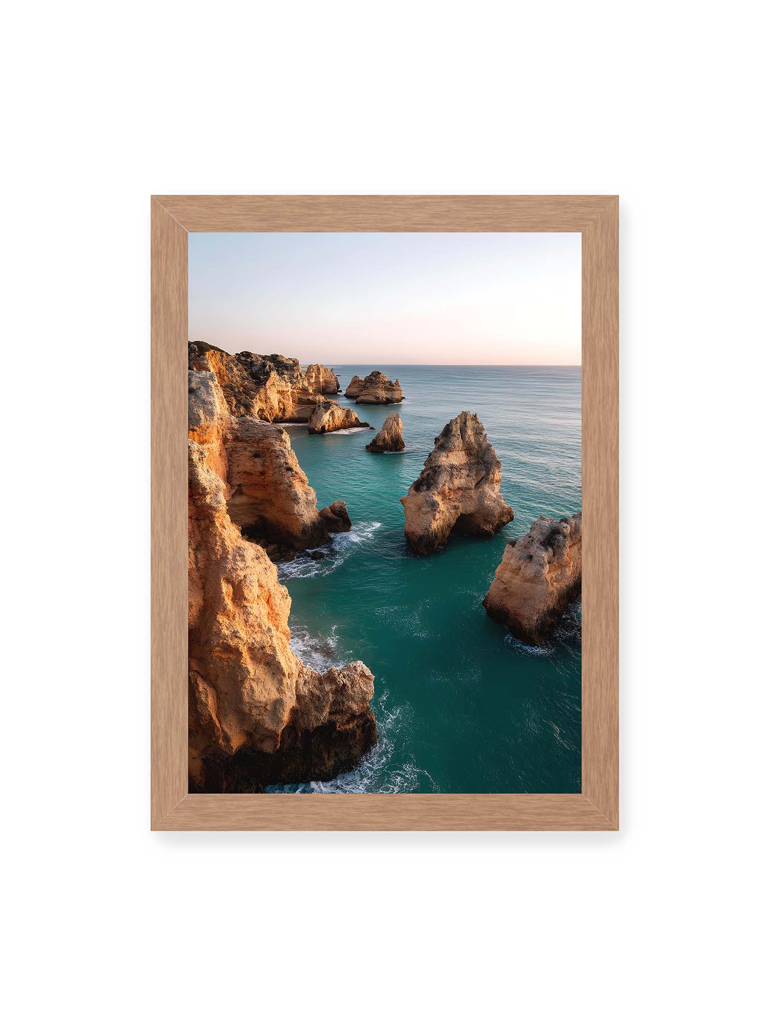 21x30 cm, Eichenrahmen – Zypressen in einem Weinberg, beleuchtet von warmem, goldenen Licht des Sonnenuntergangs.