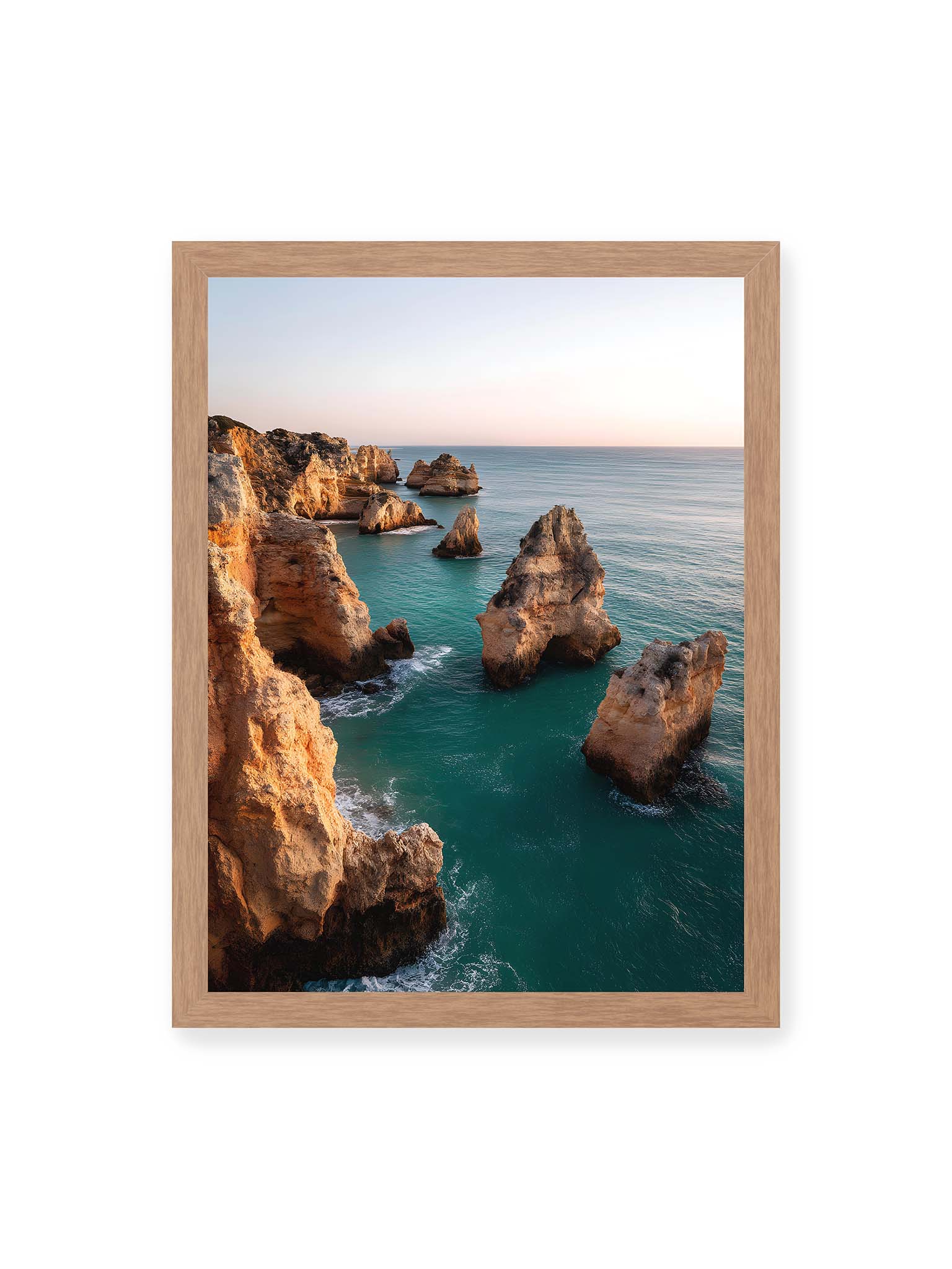 30x40 cm, Eichenrahmen – Zypressen in einem Weinberg, beleuchtet von warmem, goldenen Licht des Sonnenuntergangs.