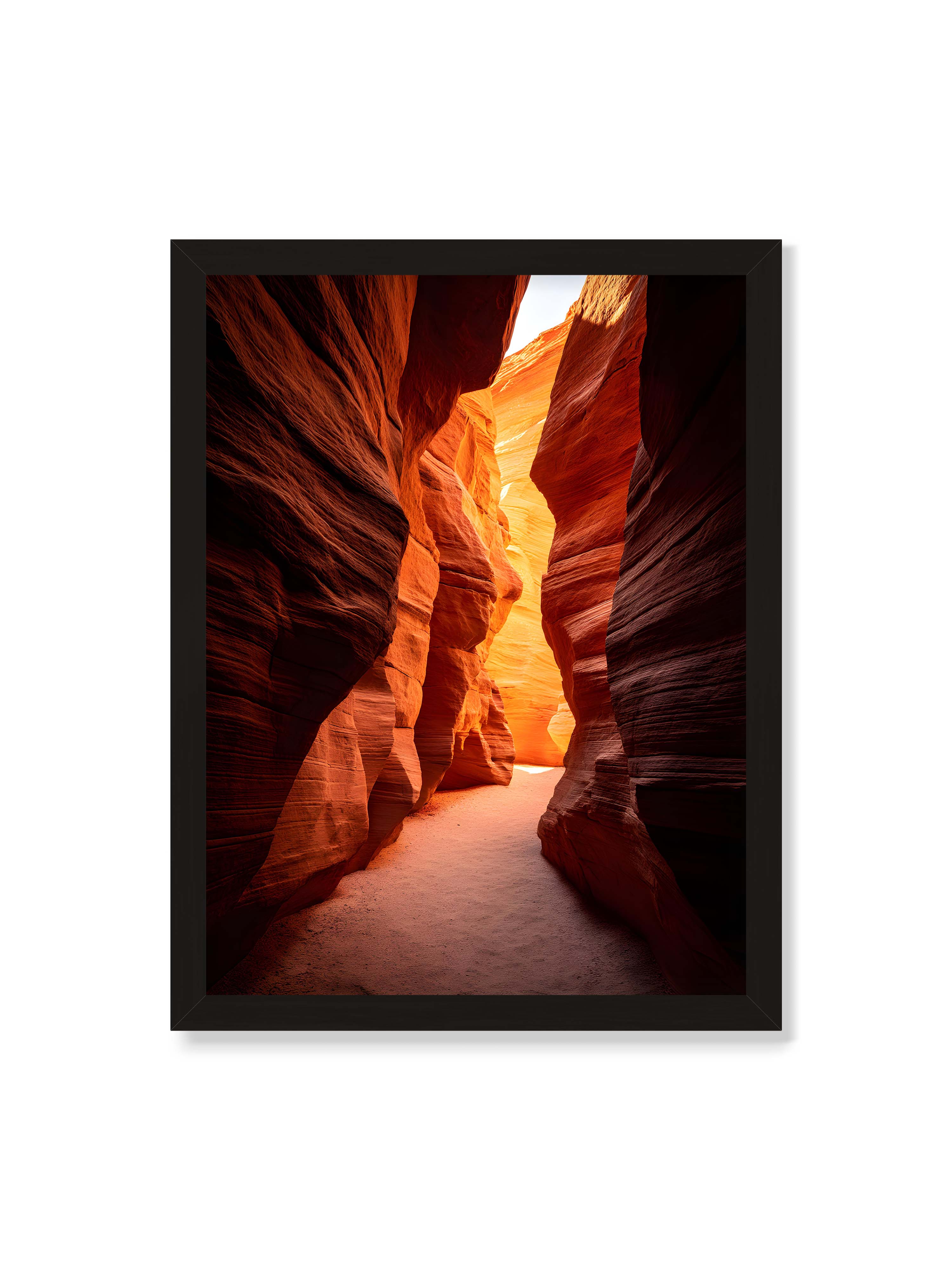 30x40 cm ohne Galerie-Rand mit schwarzem Rahmen – Goldenes Licht, das durch einen Canyon strömt und die roten Felsen in sanften Tönen erleuchtet.