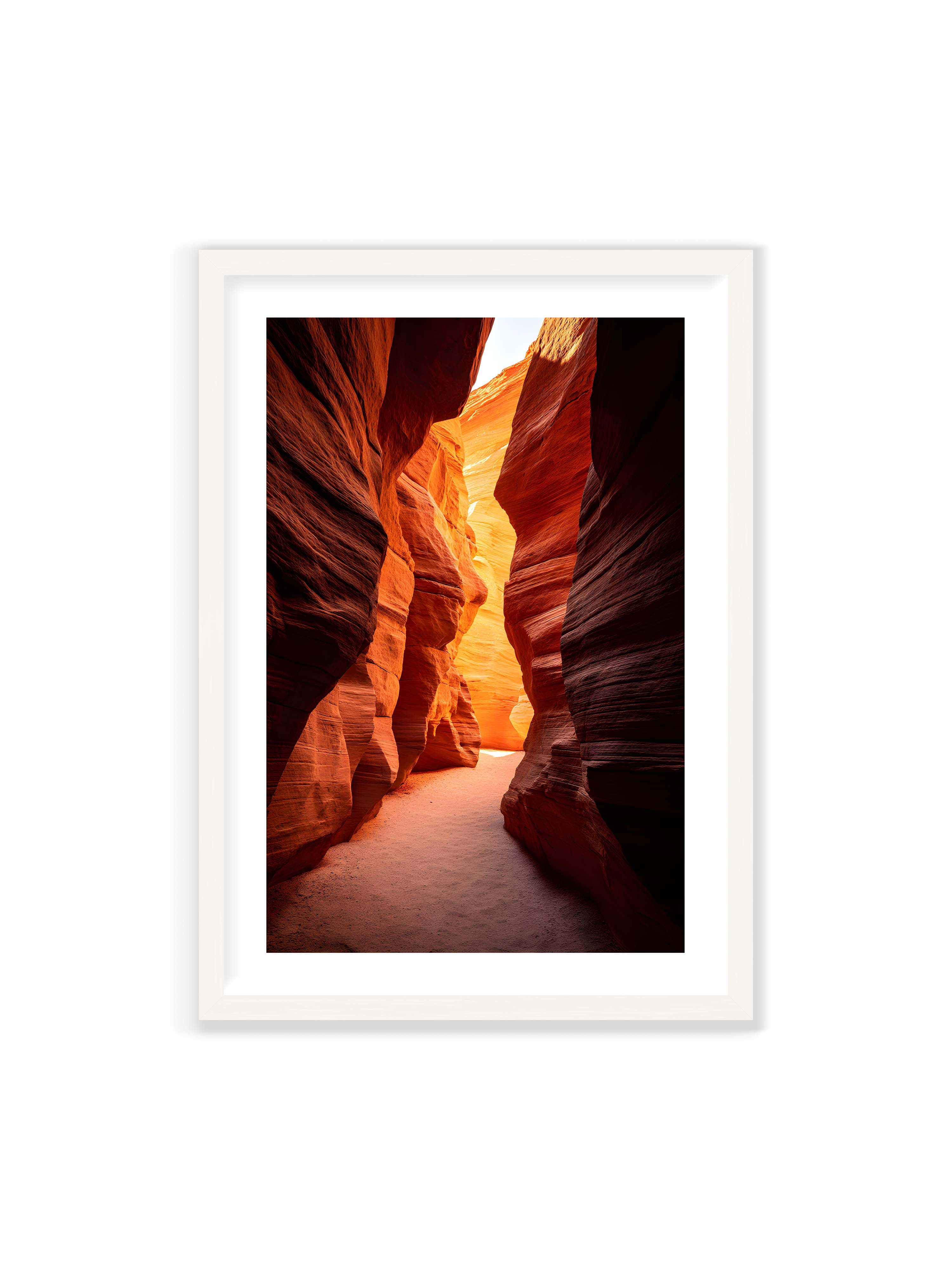 70x100 cm mit weißem Galerie-Rand mit weißem Rahmen – Goldenes Licht, das durch einen Canyon strömt und die roten Felsen in sanften Tönen erleuchtet.