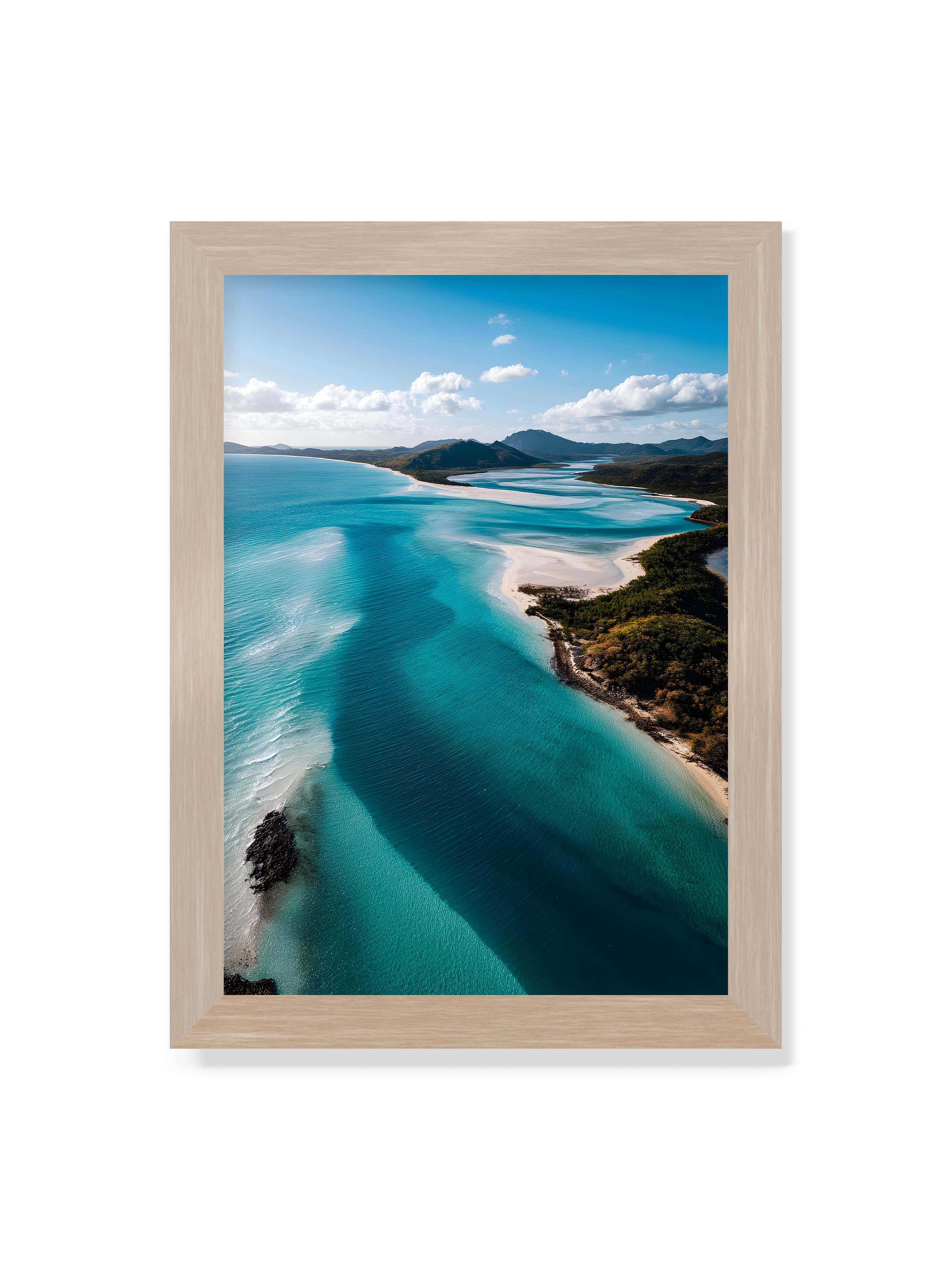 21x30 cm ohne Galerie-Rand im Eichenrahmen – Türkisfarbenes Wasser, das sanft den Strand entlang fließt, umgeben von grünen Hügeln und klarem Himmel.