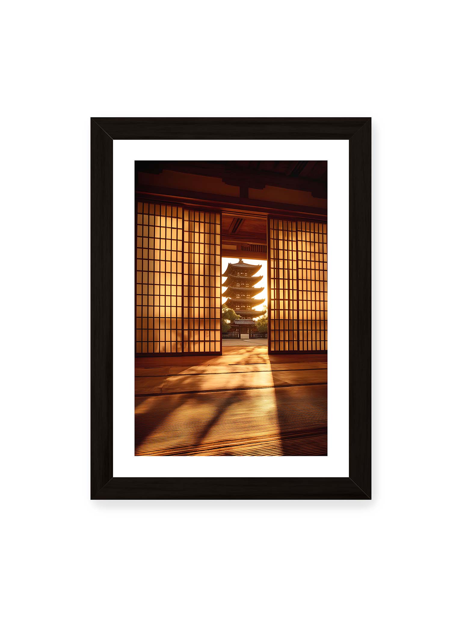 21x30 cm, weißer Galerie-Rand, schwarzer Rahmen – Blick durch geöffnete Shoji-Türen auf Pagode im warmen Licht mit langen Schatten im Innenraum.