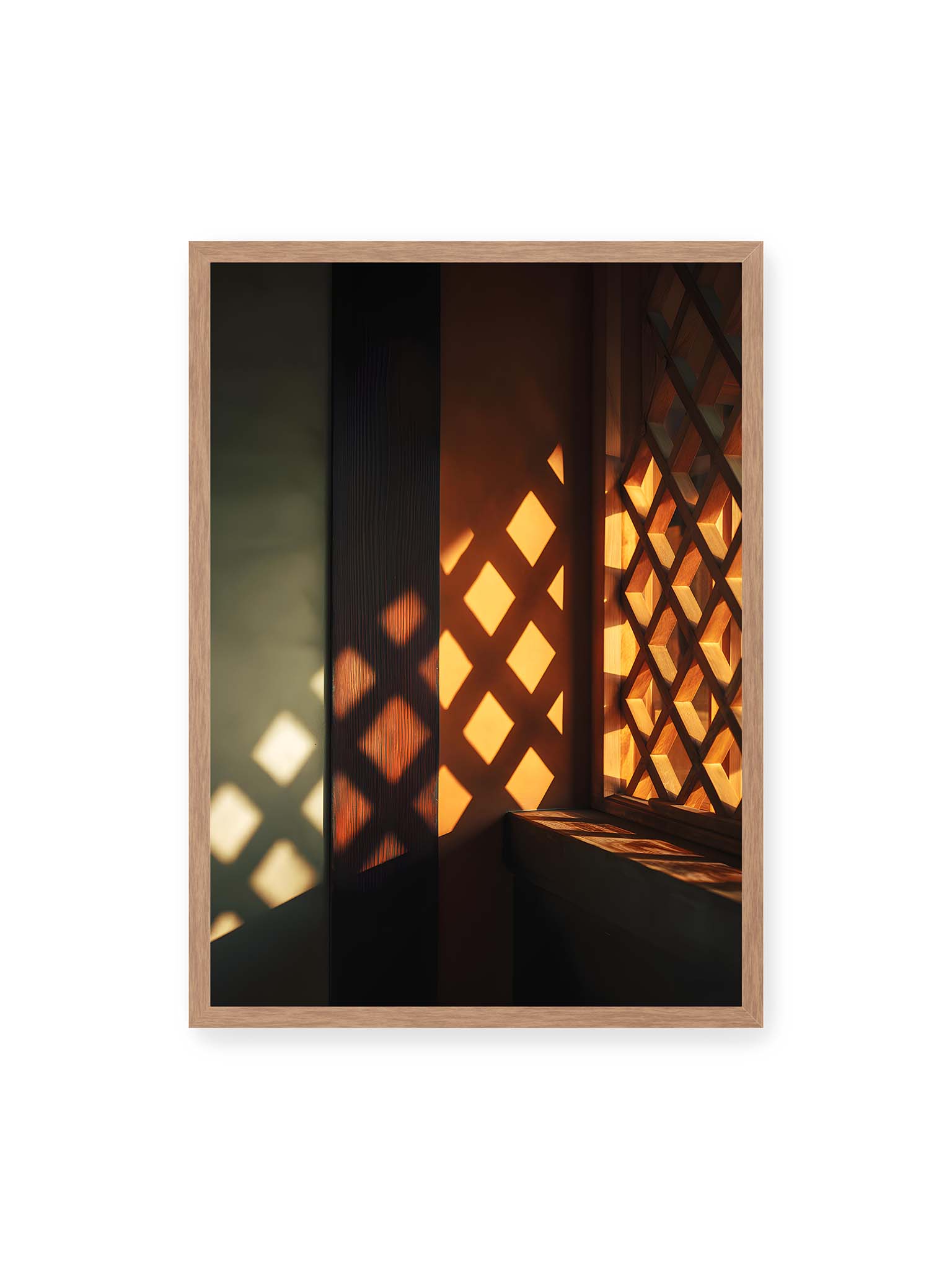 50x70 cm, Eichenrahmen – Warmes Licht fällt durch japanische Holzgitter und erzeugt geometrische Schatten auf Wand und Fläche.