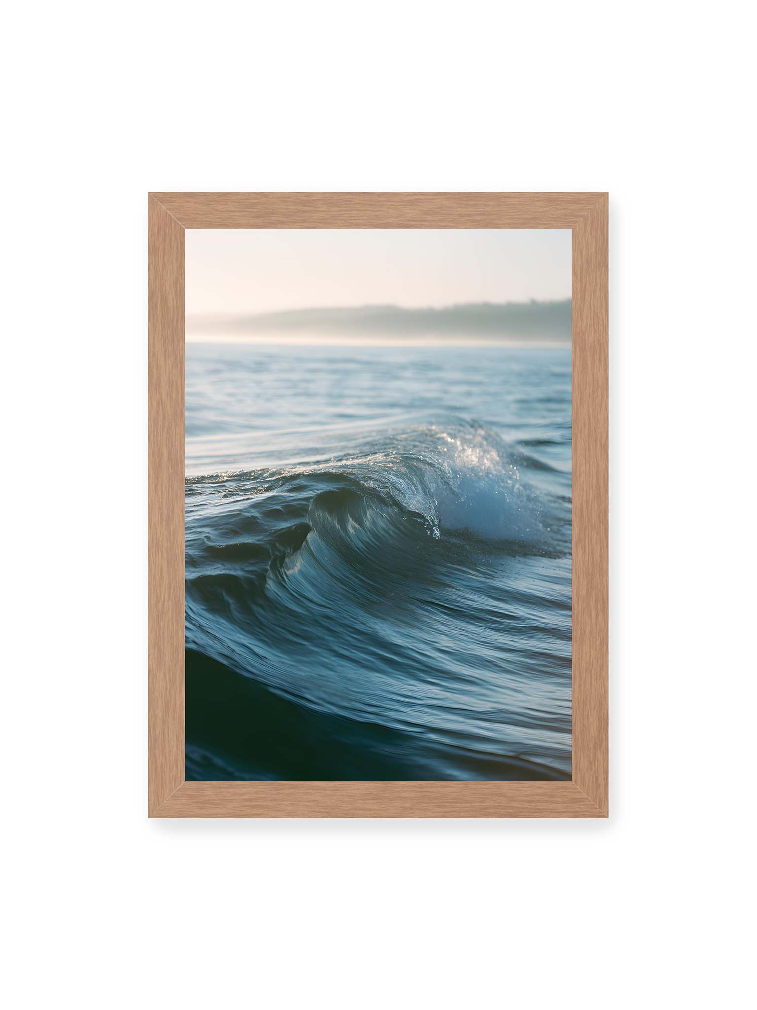21x30 cm, Eichenrahmen – Sanfte Meereswelle im warmen Licht mit feiner Struktur und ruhigem Hintergrund.