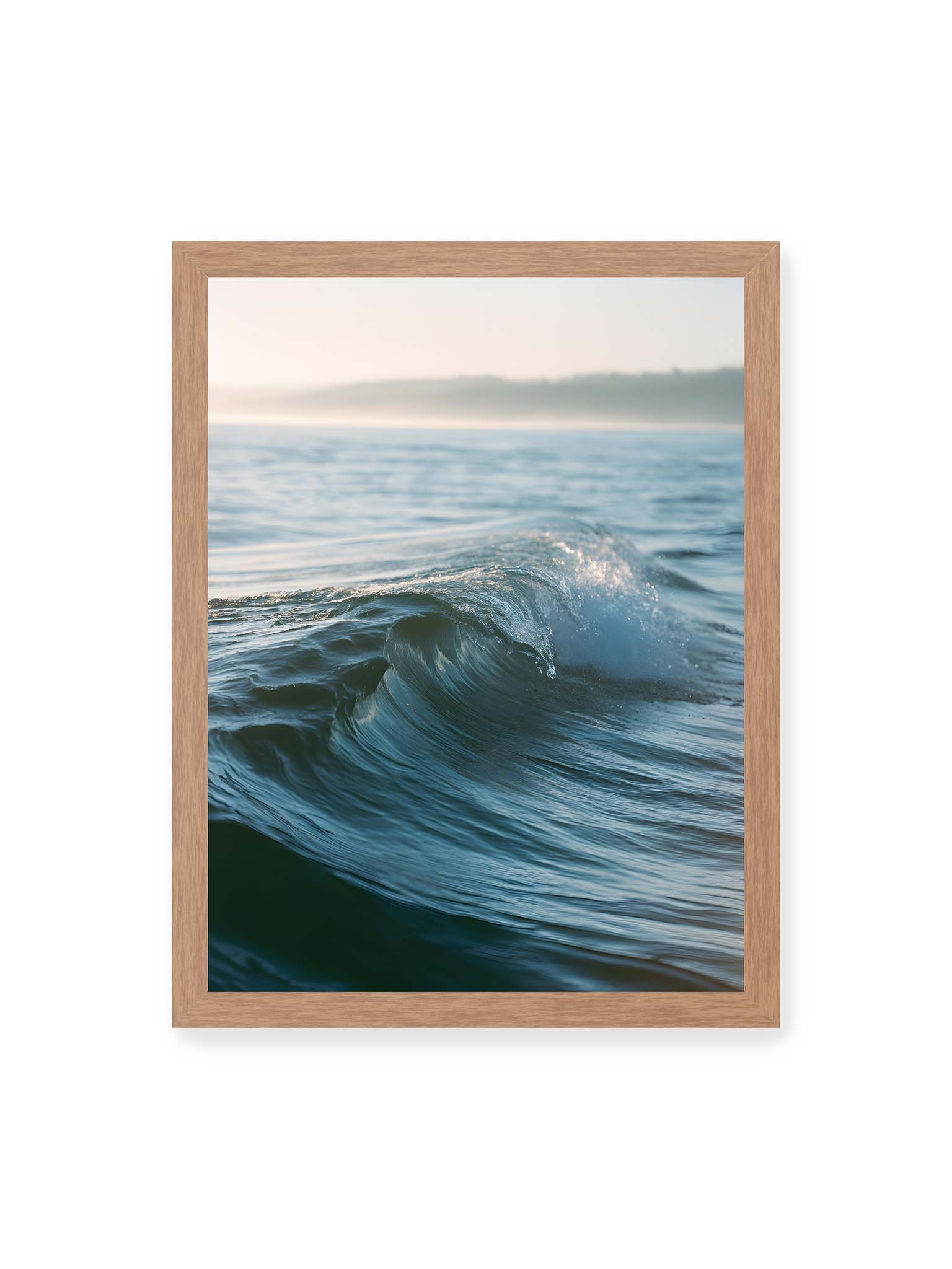 30x40 cm, Eichenrahmen – Sanfte Meereswelle im warmen Licht mit feiner Struktur und ruhigem Hintergrund.